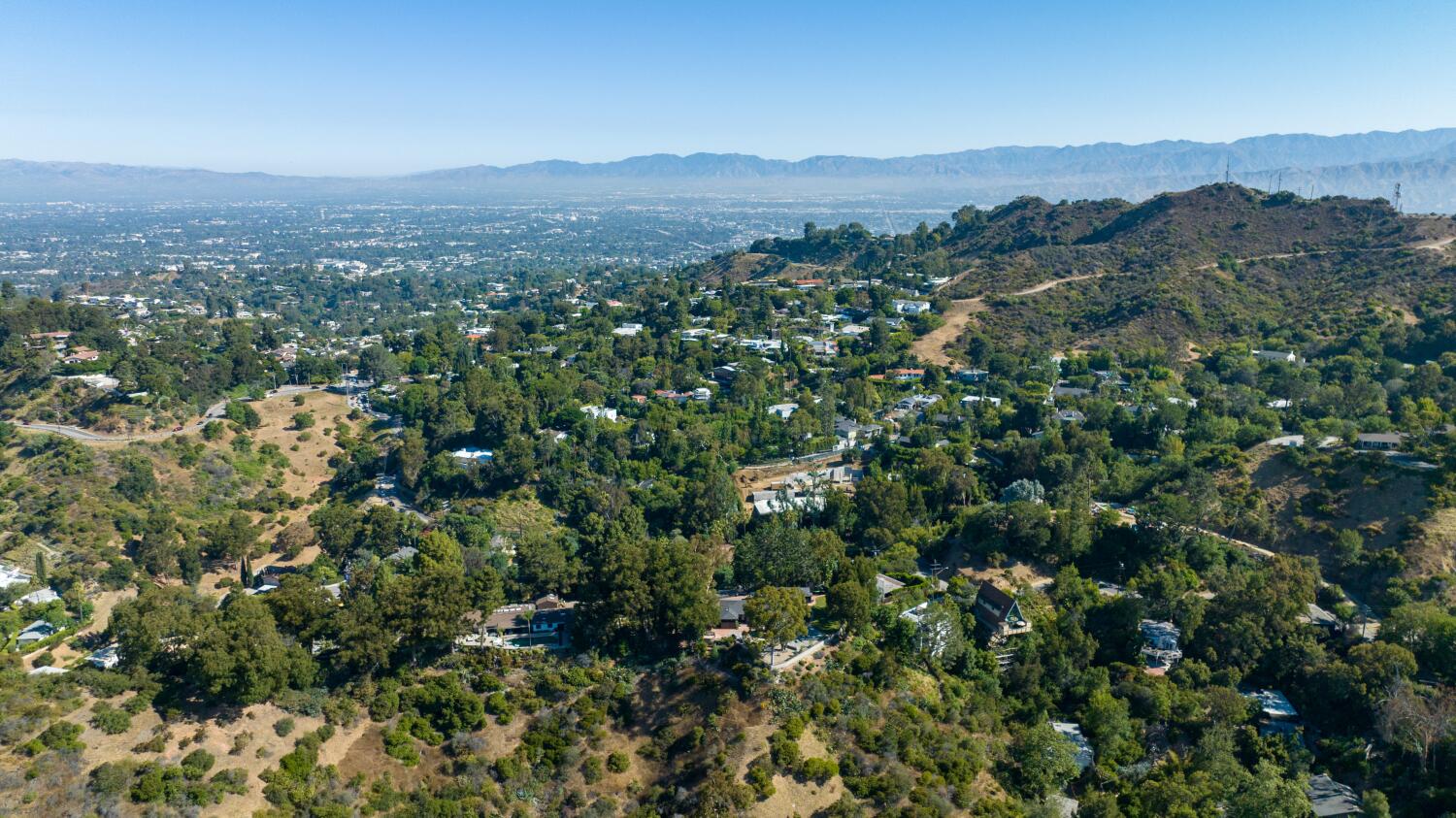 L.A. looks to tighten rules for single-family homes in part of Santa Monica Mountains